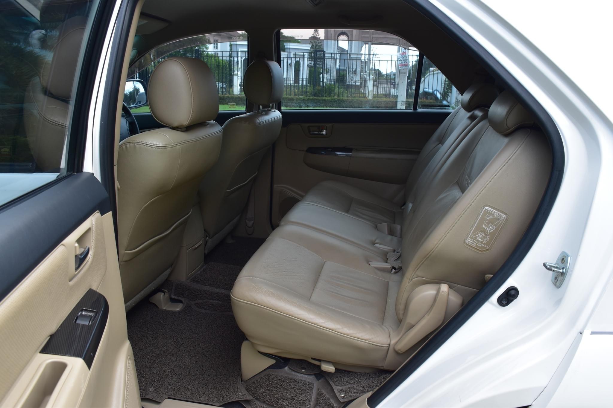 TOYOTA FORTUNER 3.0V 4WD TRD Sportivo TRD ปี2010