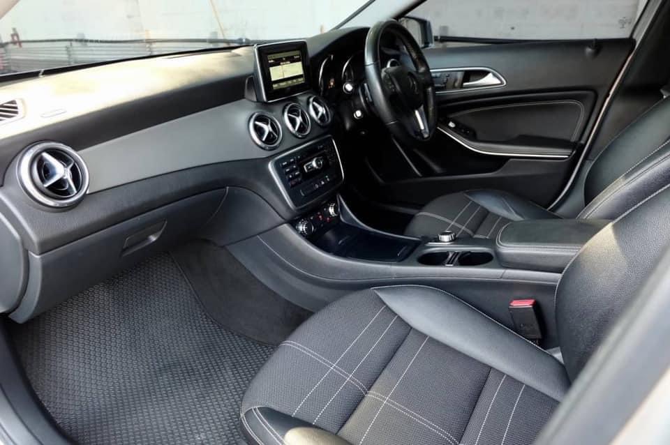 Mercedes-Benz GLA200 Urban ปี 2015
