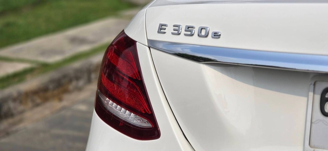 Mercedes Benz E350e AMG ปี 2017