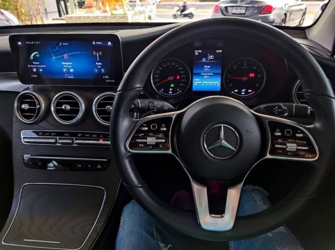 MERCEDES BENZ GLC220d ปี 2021