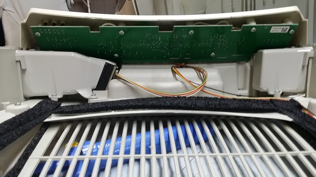 ซ่อมเครื่องฟอกอากาศ ยี่ห้อ AMWAY รุ่น 101076TH อาการไฟเข้าแต่ปุ่มต่างๆไม่ทำงาน