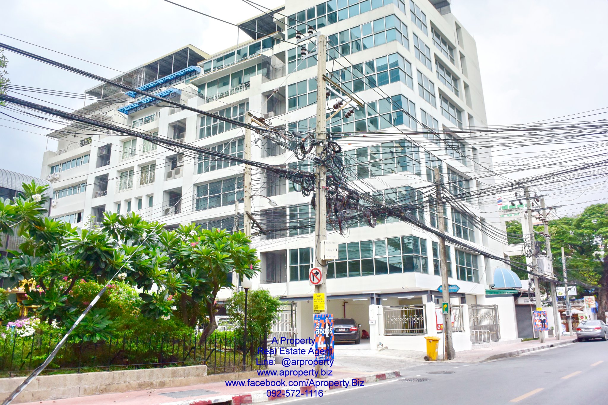 ให้ช่า สำนักงาน เหมา 8 ชั้น มีดาดฟ้า หลังมุม ซอยอารีย์