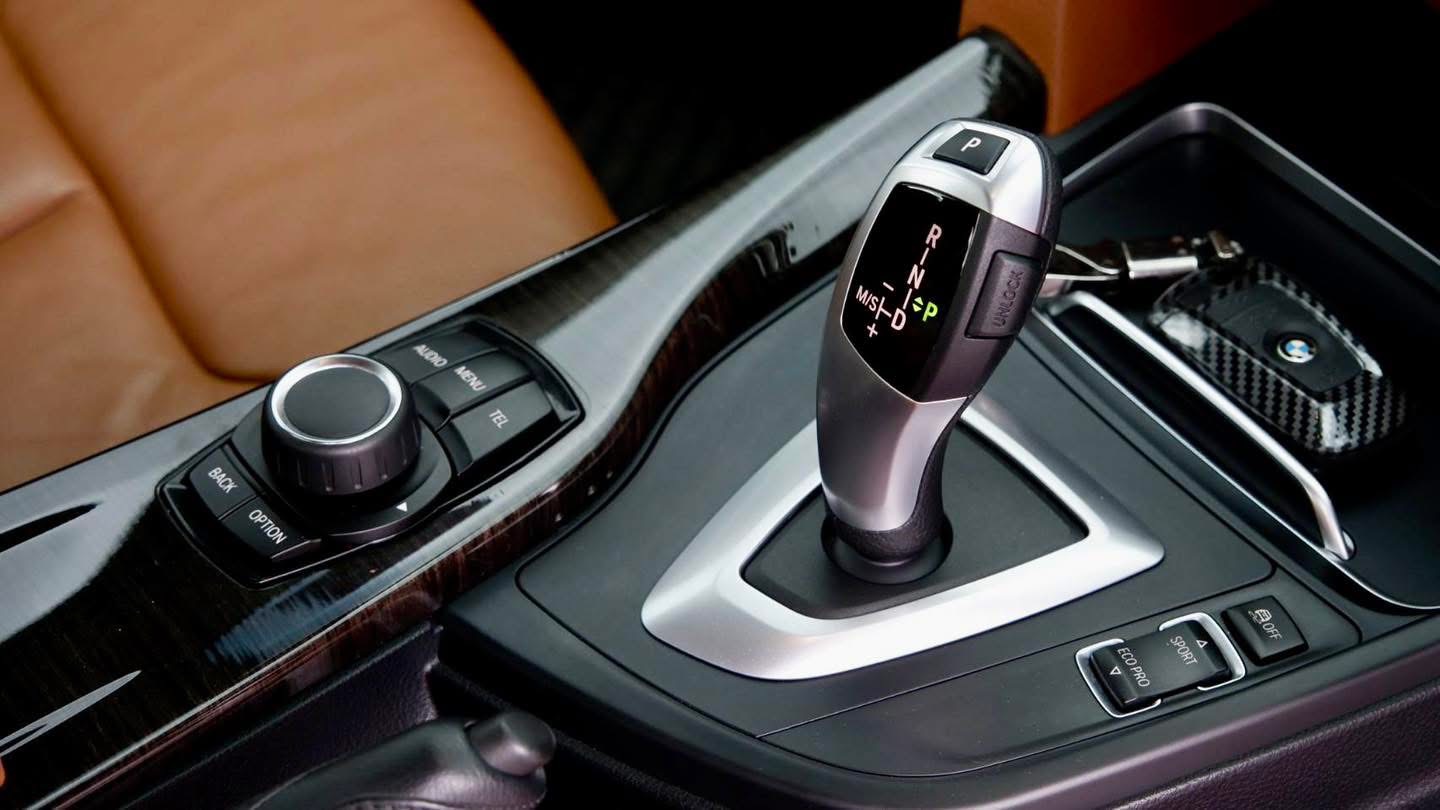 BMW F30 320I LCI Minorchange ปี 2016