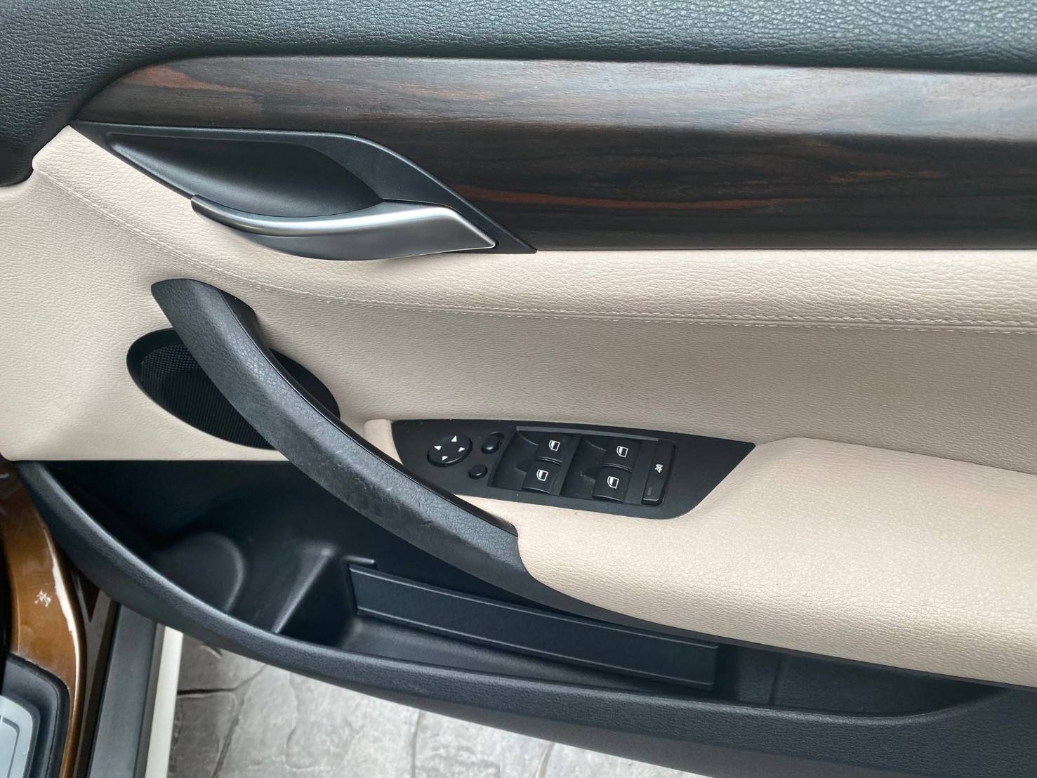 BMW X1 SDRIVE 18I XLINE ปี 2014 จด 16