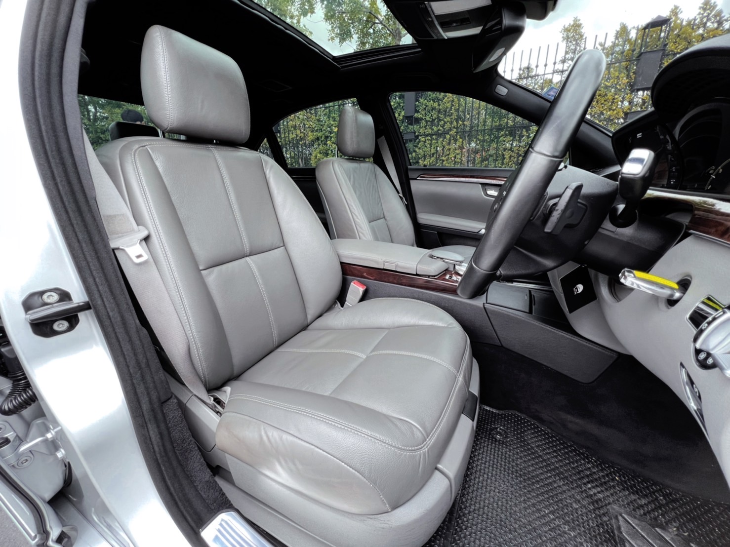 Mercedes Benz S300 L สีบรอนซ์ รหัสW221 ปี2010