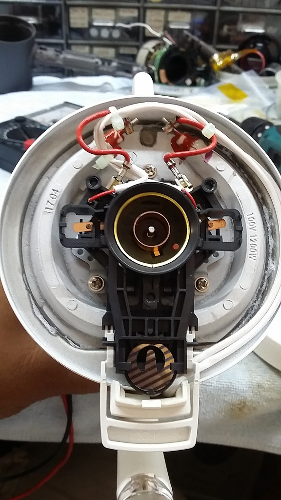 ซ่อมกาต้มน้ำร้อนไฟฟ้า ยี่ห้อ BALMUDA รุ่น K02A-WH อาการไม่ร้อน