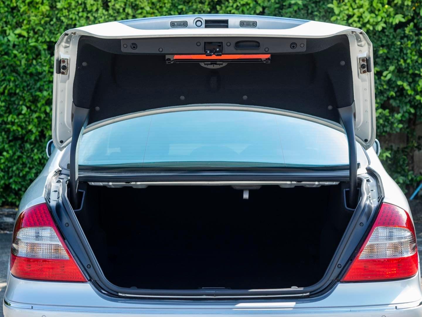 MERCEDES BENZ E 230 2.5 AVANTGARDE Minorchange ปี 2008