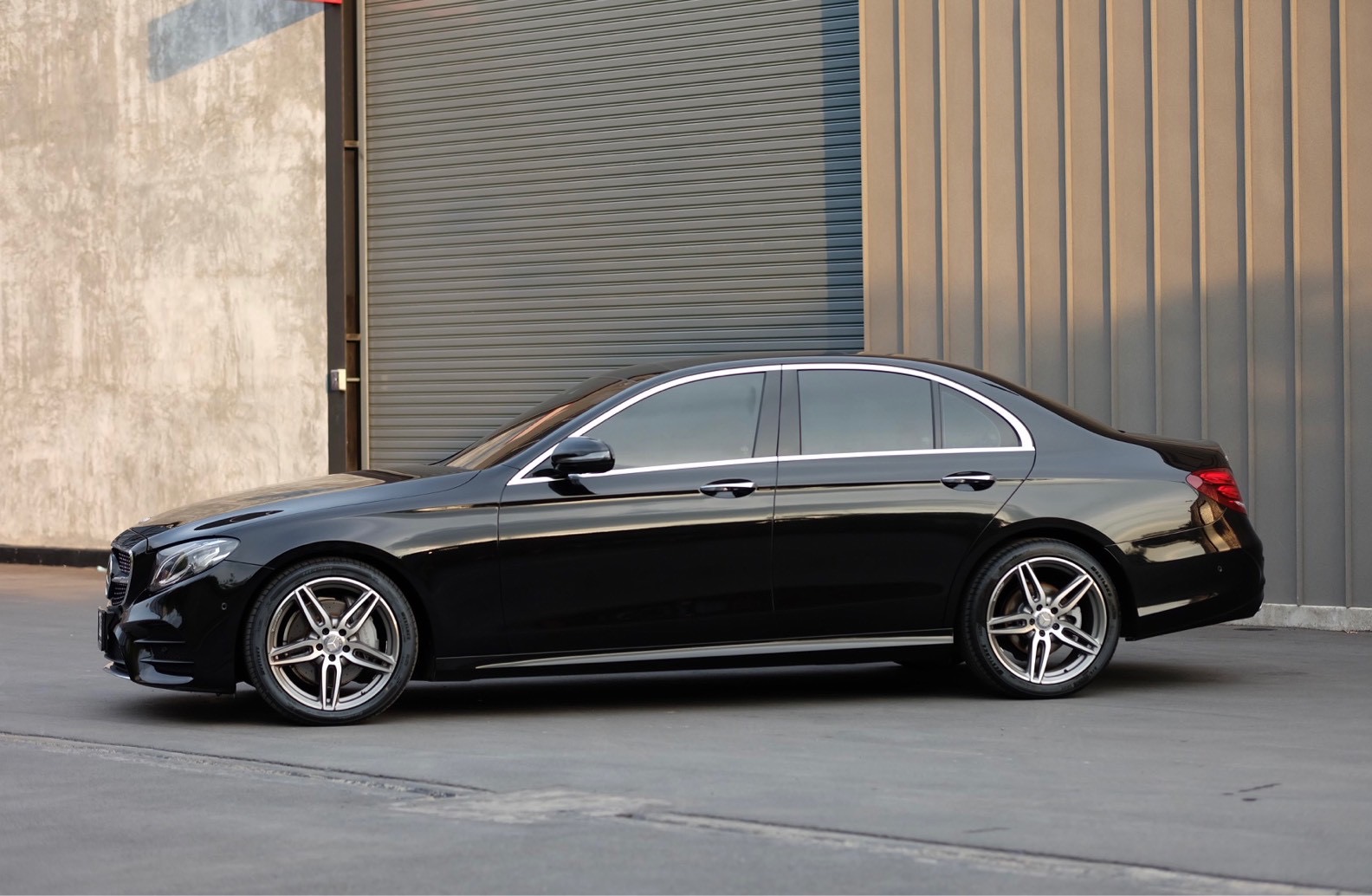 Mercedes Benz E220d AMG DYNAMIC (W213) ปี 2017