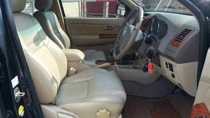 TOYOTA FORTUNER ปี 2005 สีดำ
