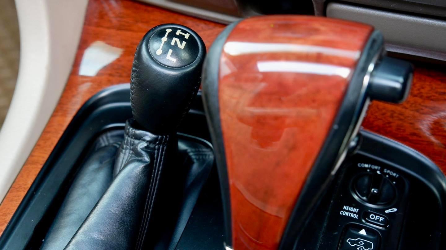 Lexus LX470 4.7L Cygnus รถออกห้าง Lexus Thailand ปี 2001