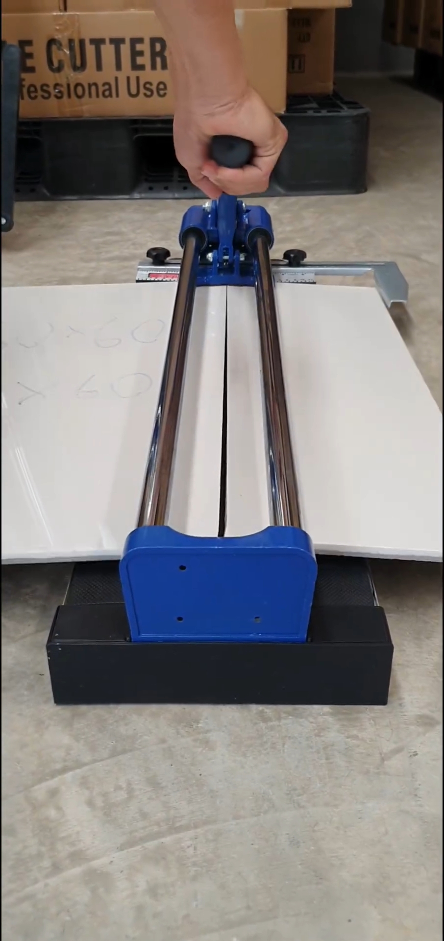 แท่นตัดกระเบื้อง STR มีขนาด 25 นิ้ว และ ขนาด 32 นิ้