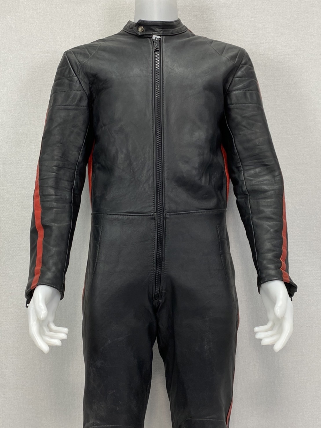 Racing suit RCSS 012 : อก 38 ” เอว 32 “ ยาว 55.5 “ ** --- **