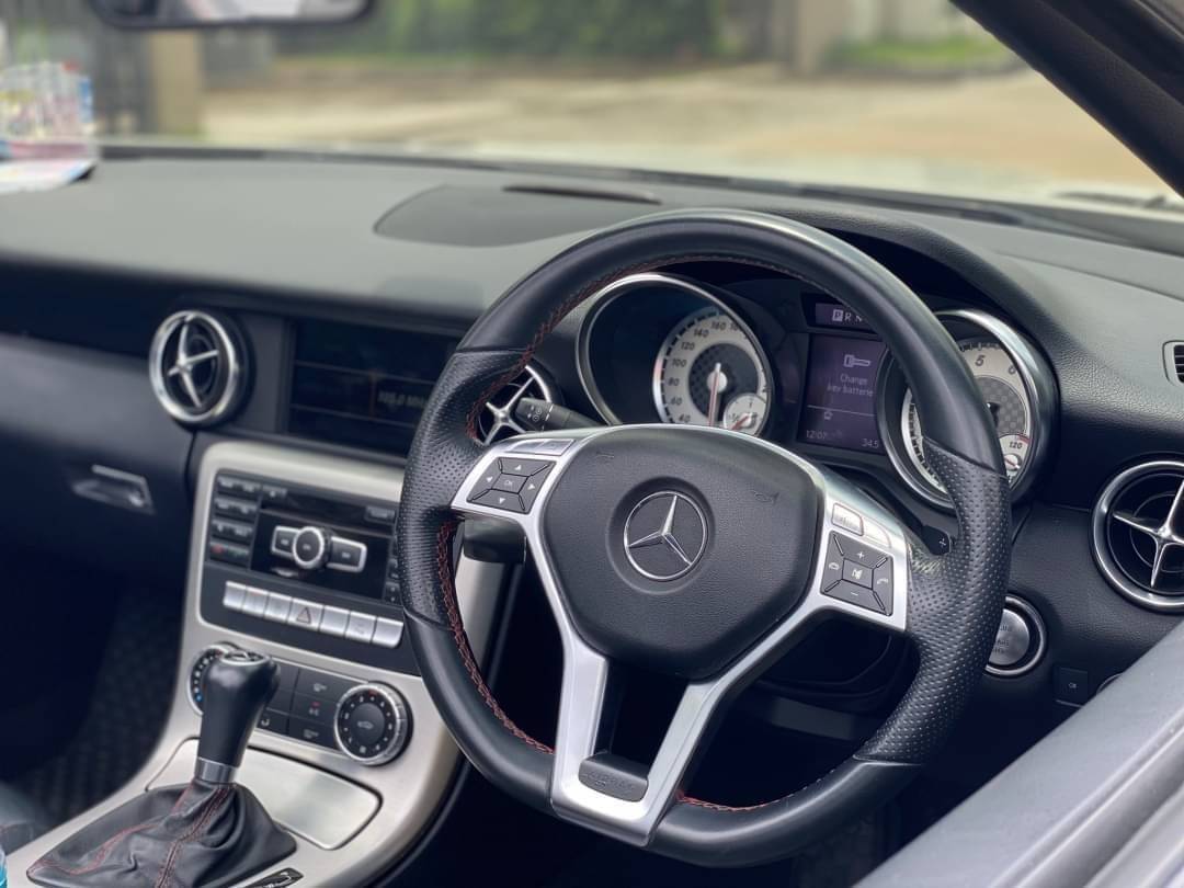Mercedes BENZ SLK200 AMG ปี2012 จดปี 2013