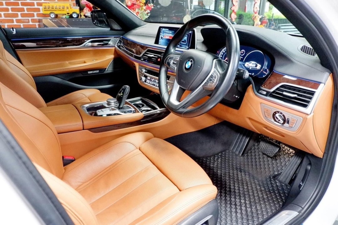 BMW 740Li LIMOUSINE RHD G12 ปี 2016