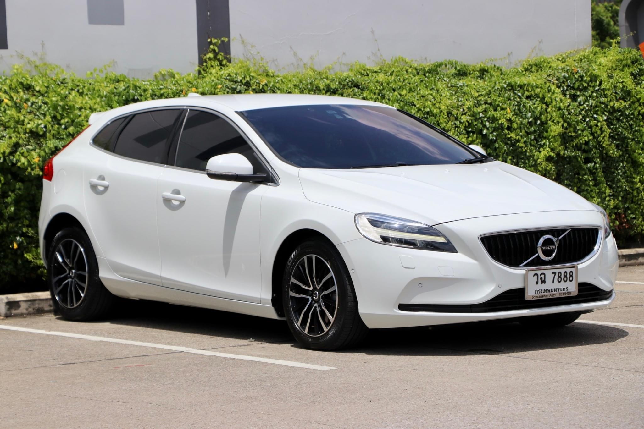 VOLVO V40 2.0 T4 ปี2018