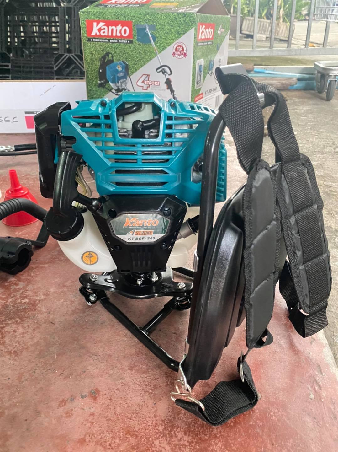 เครื่องตัดหญ้าแบบข้ออ่อน 4 จังหวะ ยี่ห้อ Kanto