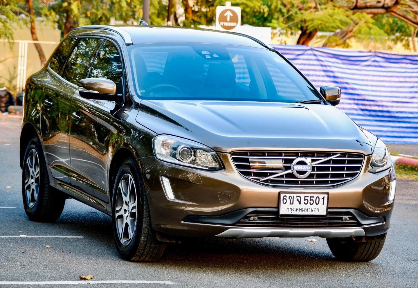 Volvo XC60 T5 Sport Crossover ปี 2015