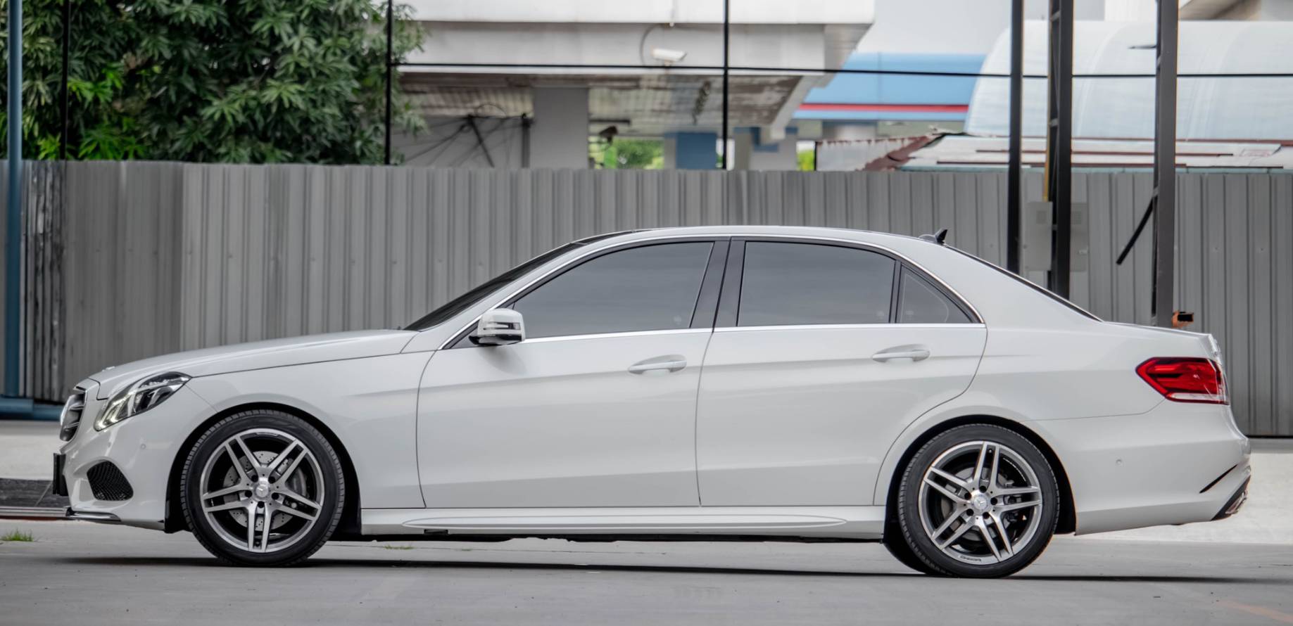 Mercedes-Benz E300 Amg Bluetech Hybrid ปี 2015