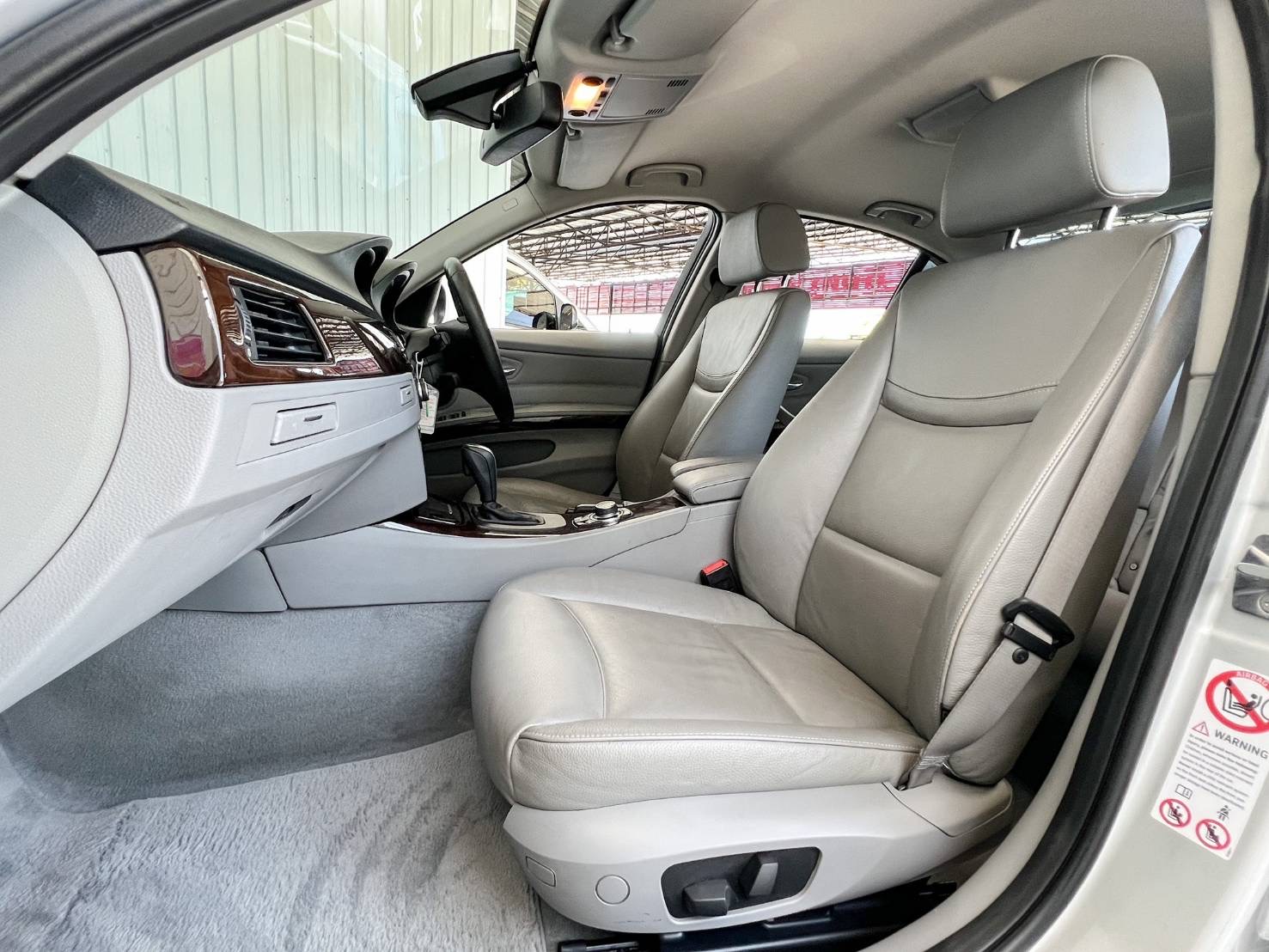 BMW SERIES 3 320i SE โฉม E90 ปี 2010