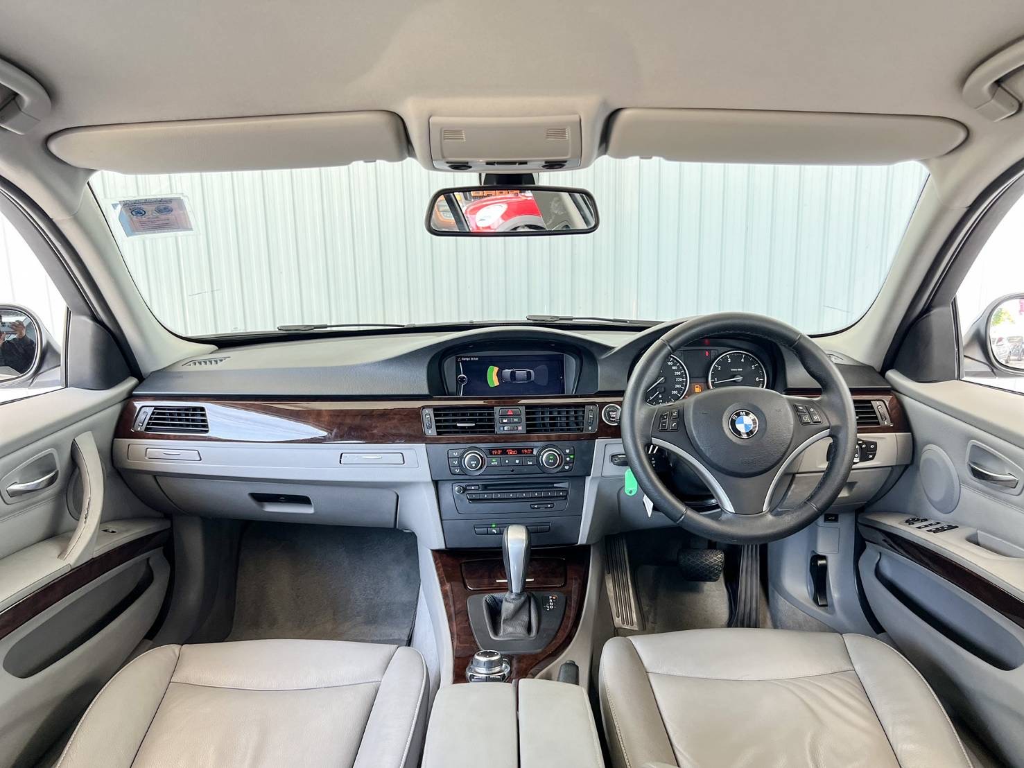 BMW SERIES 3 320i SE โฉม E90 ปี 2010