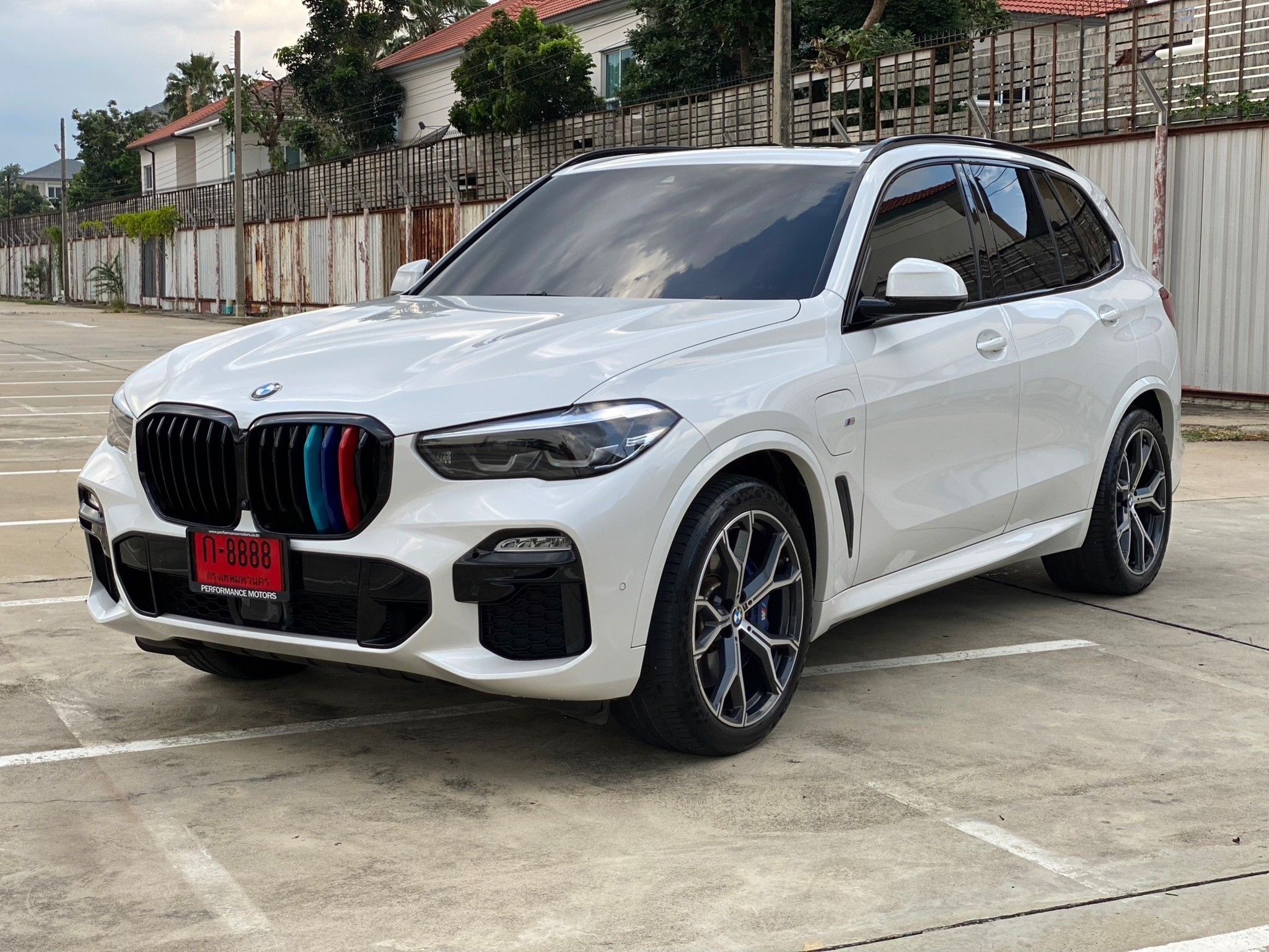 BMW X5 xDrive45e M Sport ปี 2021 สีขาว