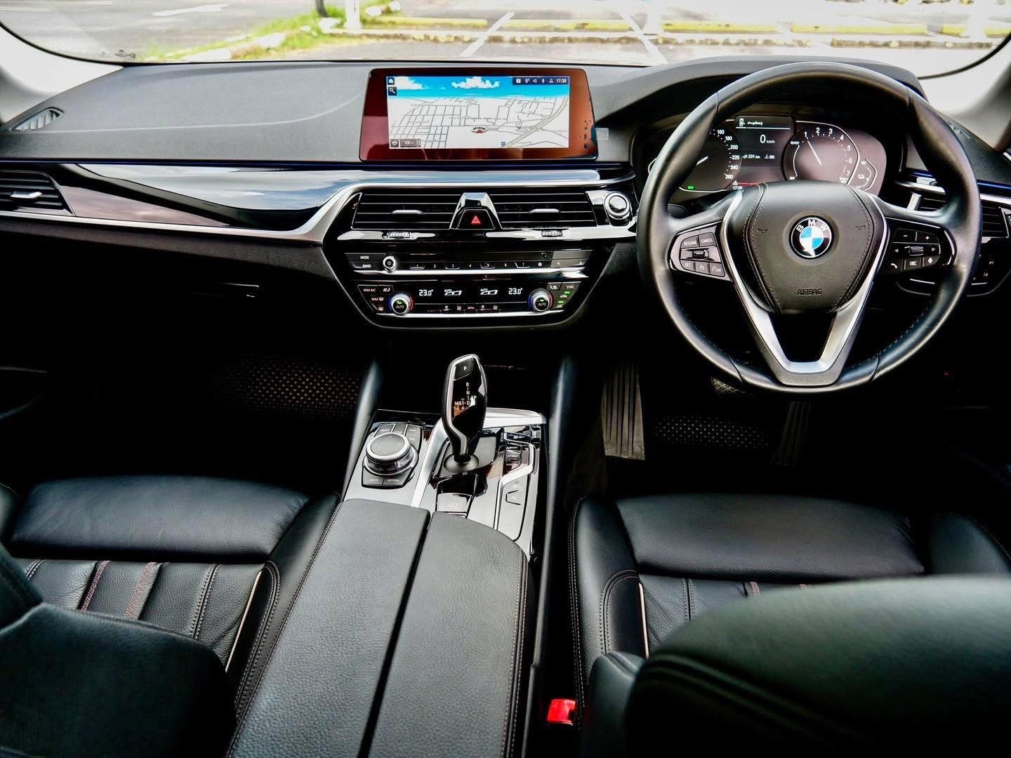 BMW G30 530e Elite Plug-in Hybrid LCI Minorchange ปี 2021