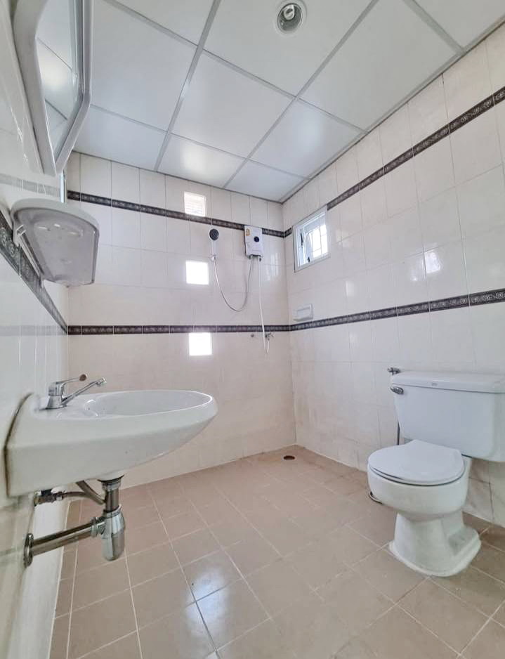 ให้เช่าบ้านแฝดห้องมุม 3 ชั้น (ไม่มีเฟอร์) เส้นเลียบคลองประปา ใกล้ MRT เมืองทองธานี