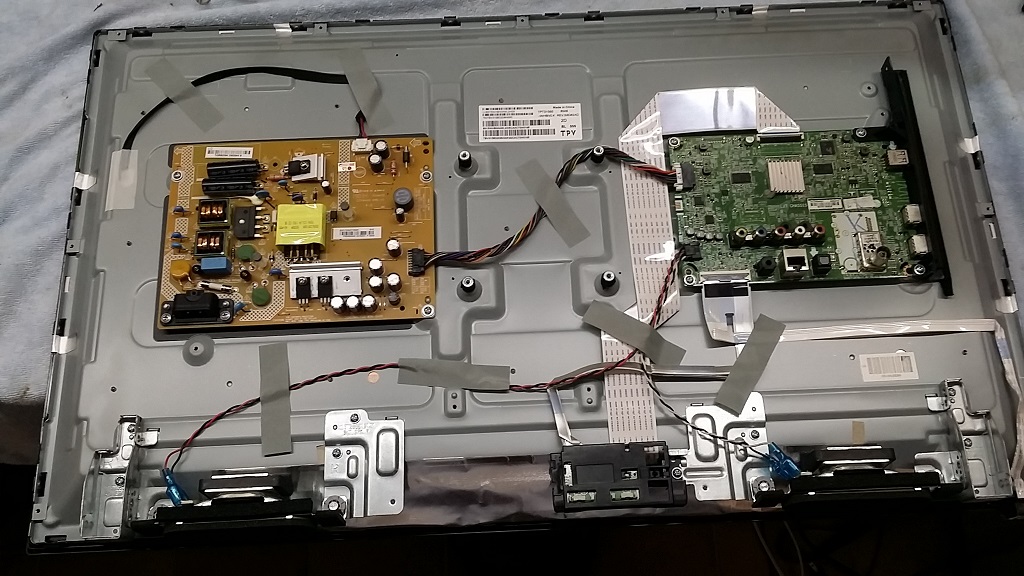 ซ่อมโทรทัศน์ LED-TV ยี่ห้อ LG รุ่น 32LJ550D อาการซ๊อตเปิดไม่ติด