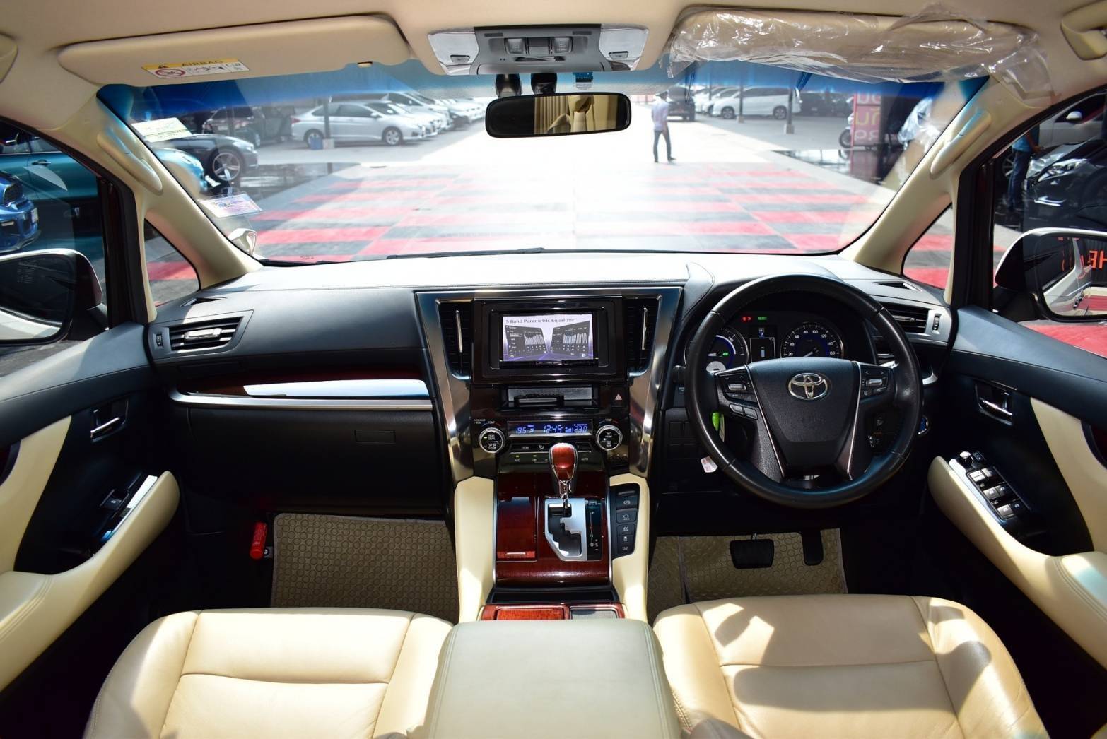 Toyota Velfire 2.5 Hybrid ปี 2015