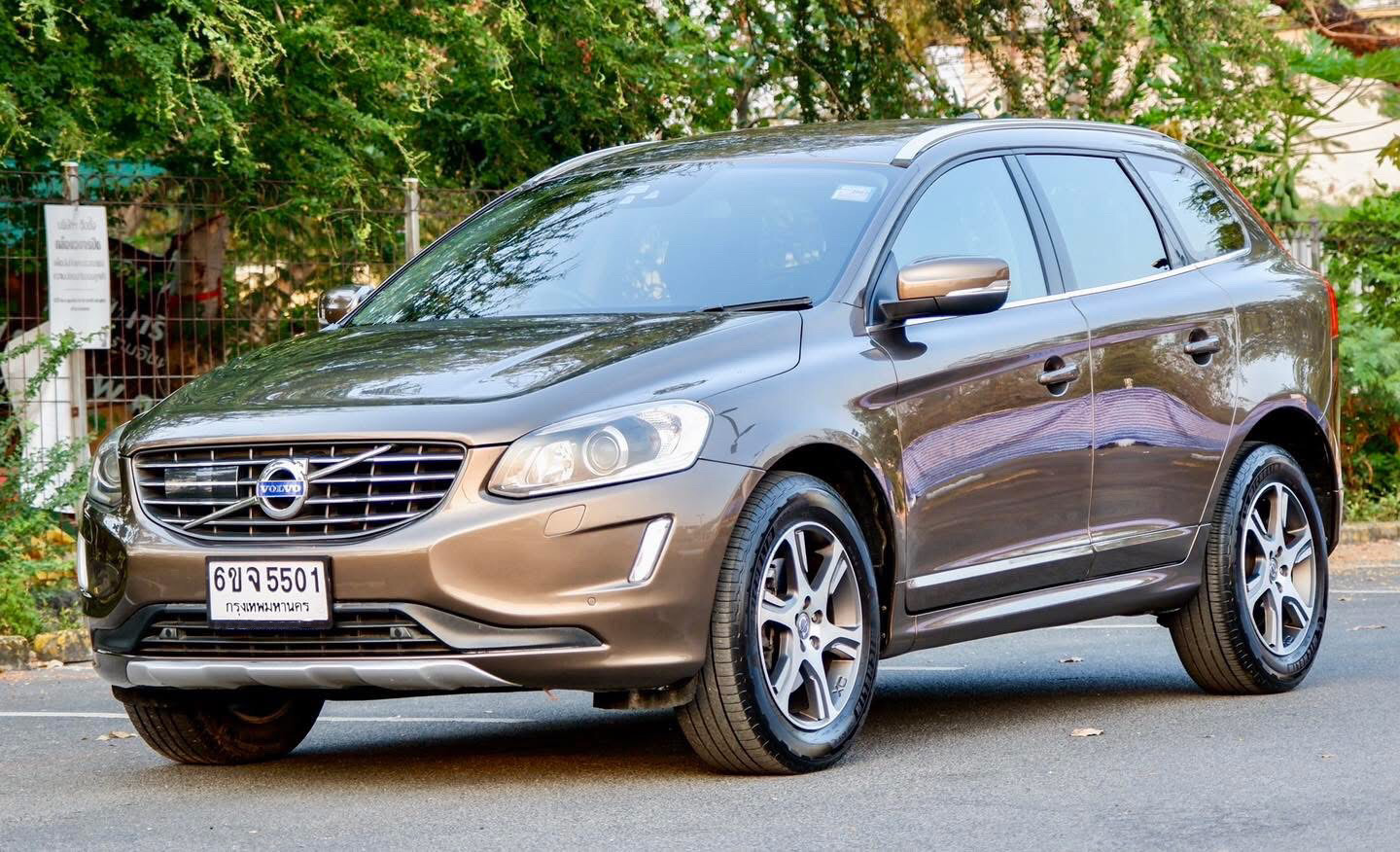 Volvo XC60 T5 Sport Crossover ปี 2015
