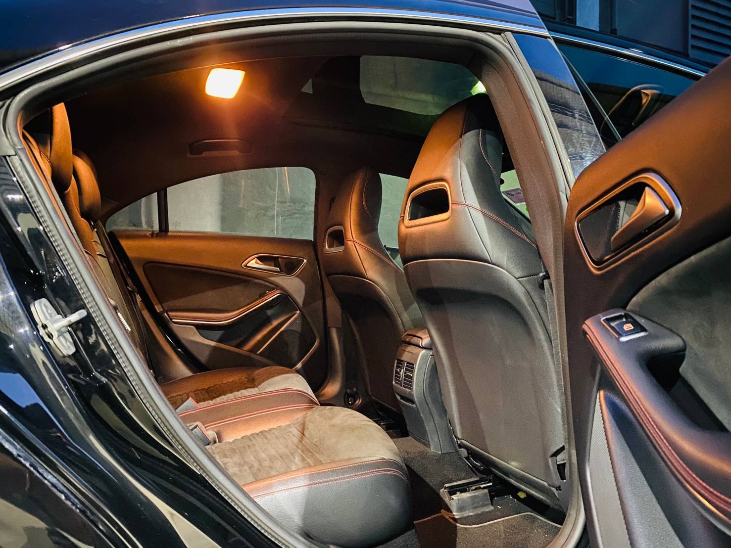 MERCEDES BENZ CLA250 โฉม W117 ปี 2017