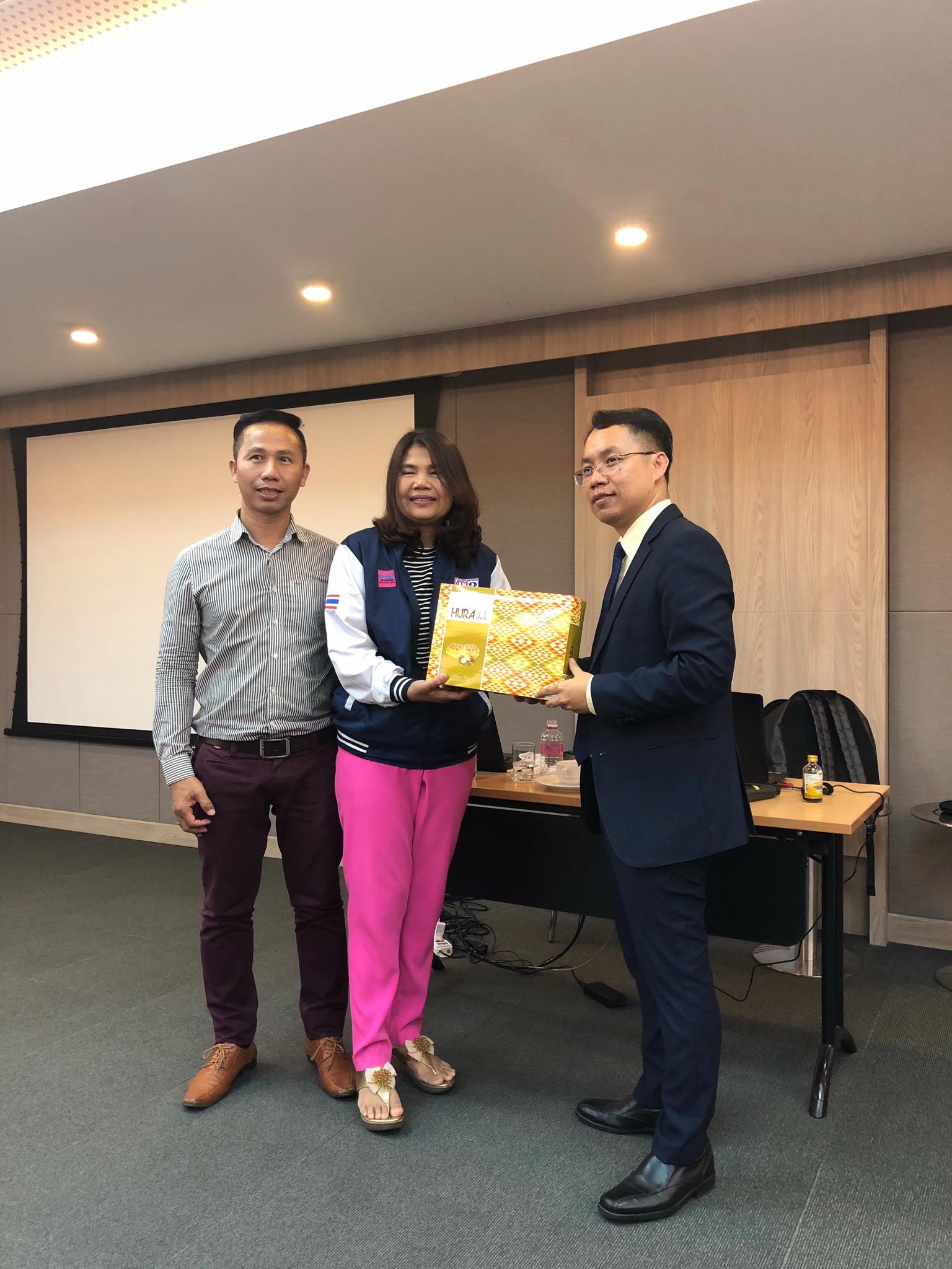 ขอบพระคุณ คุณหน่อย และ คุณยุทธ (ประกันสุขภาพ)