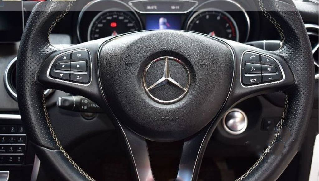 Mercedes-Benz GLA200 1.6 W156 Urban SUV ปี 2019