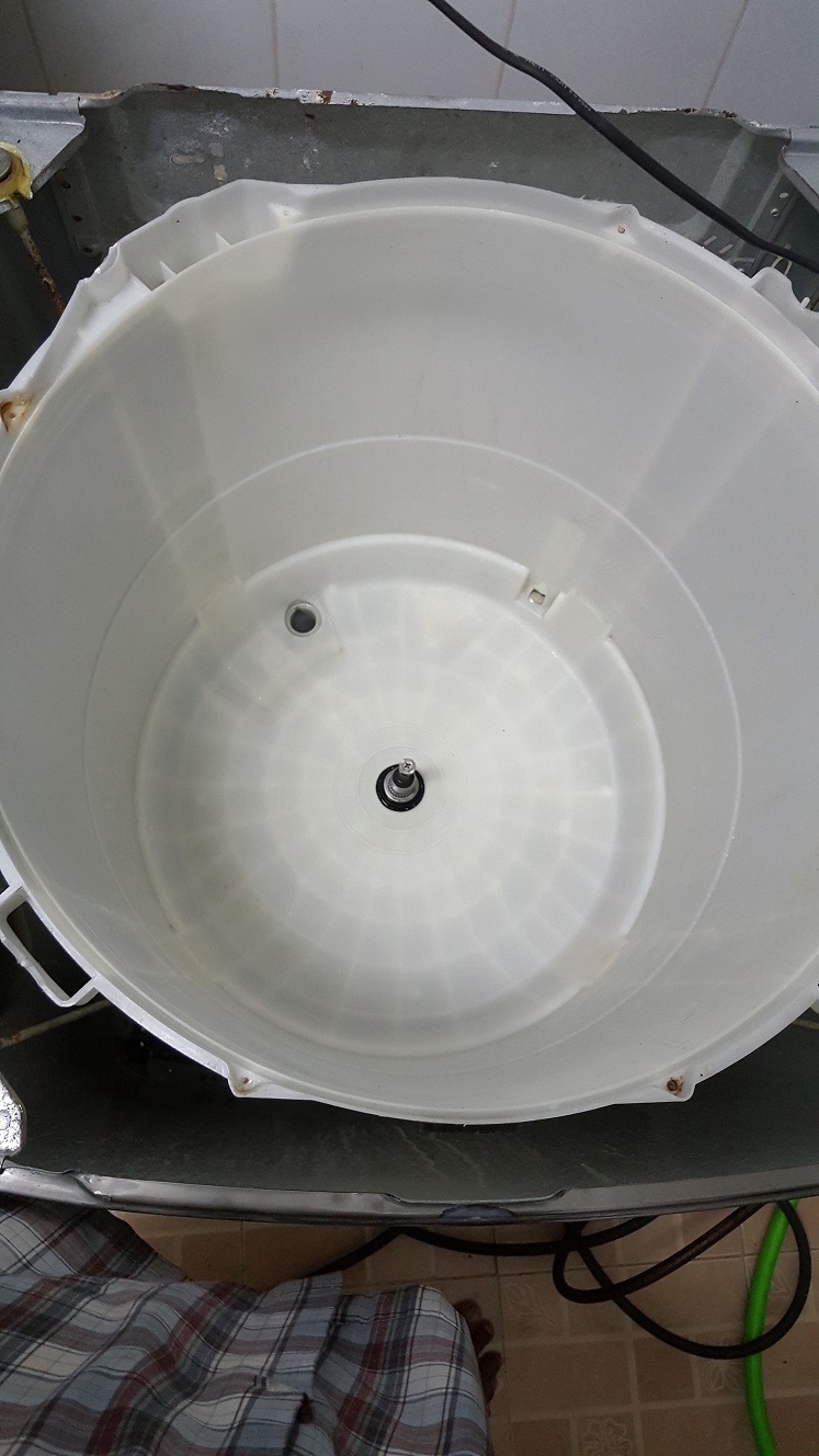 ล้างเครื่องซักผ้า ยี่ห้อ LG รุ่น WT-R1675TH ขนาดถังซัก 16Kg