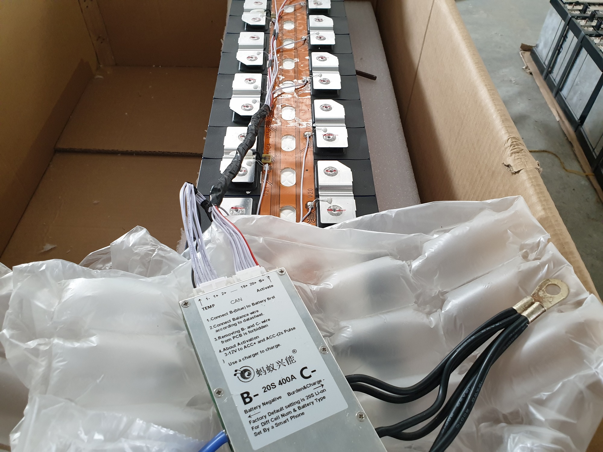 แบตเตอรี่ลิเธียมฟอสเฟส สำหรับโฟล์คลิฟไฟฟ้า แฮนลิฟ 48v 240Ah ใช้ทดแทนแห้ง traction batter 470Ah