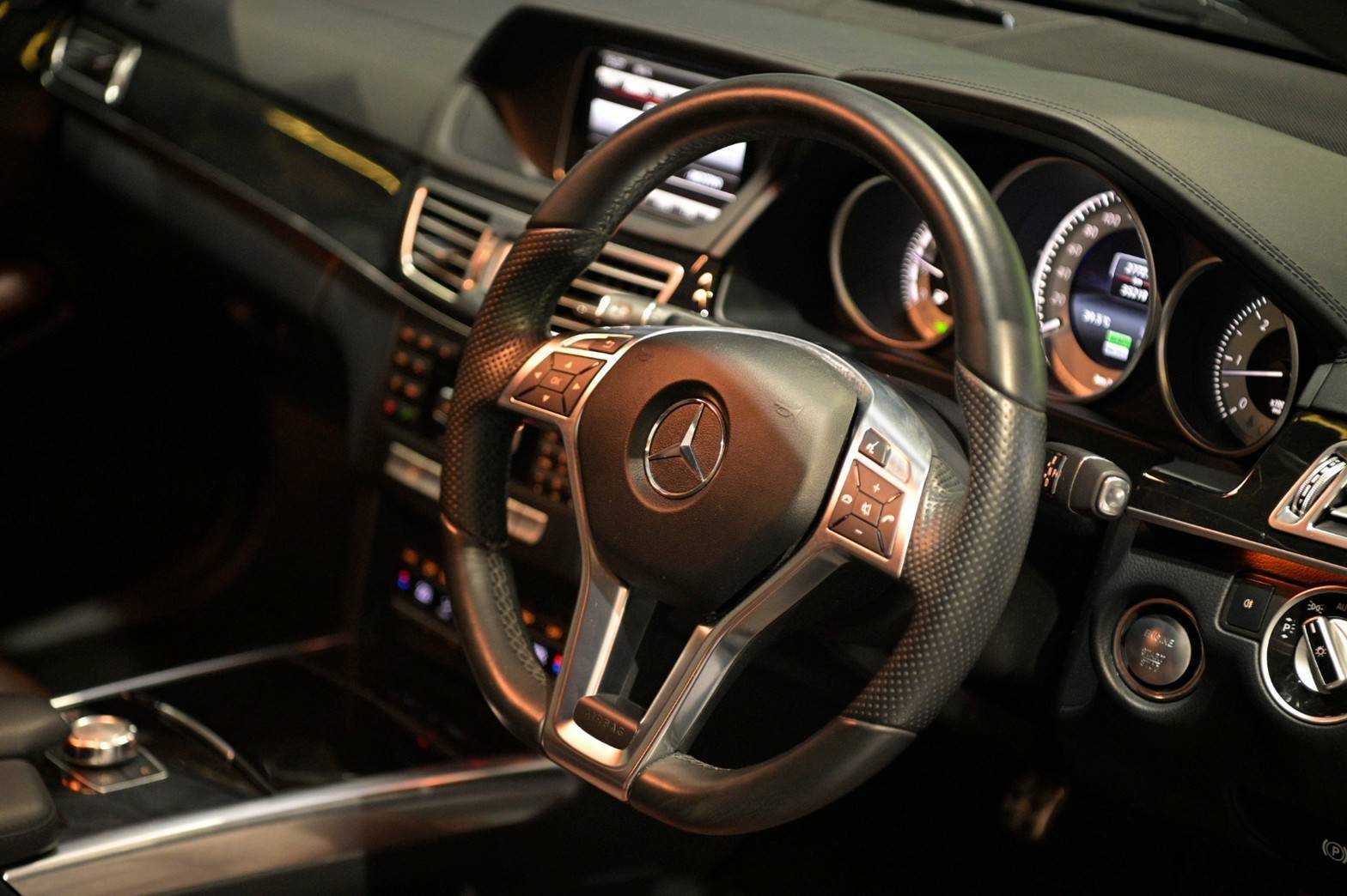 Mercedes-Benz E300 AMG Bluetec Hybrid ปี 2015