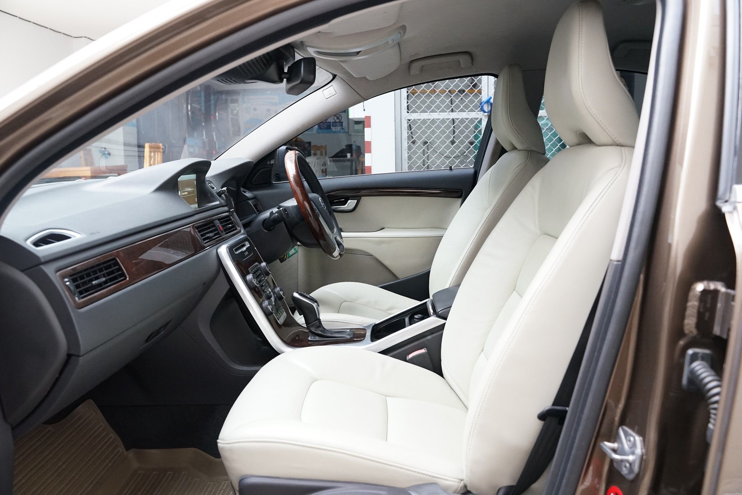 Volvo S80 D4 Minorchange ปี 2014