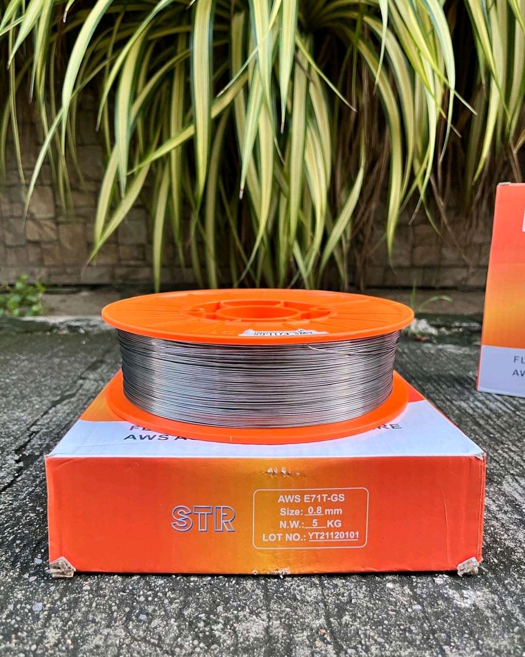 ลวดฟลักคอร์ ยี่ห้อ STR 2in1 ขนาด 5 โล มีขนาดให้เลือก 0.8 มิล และ 1 มิล