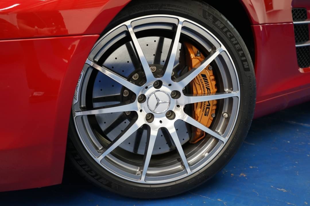Mercedes Benz SLS AMG Gullwing 6.2 R197 ปี 2011