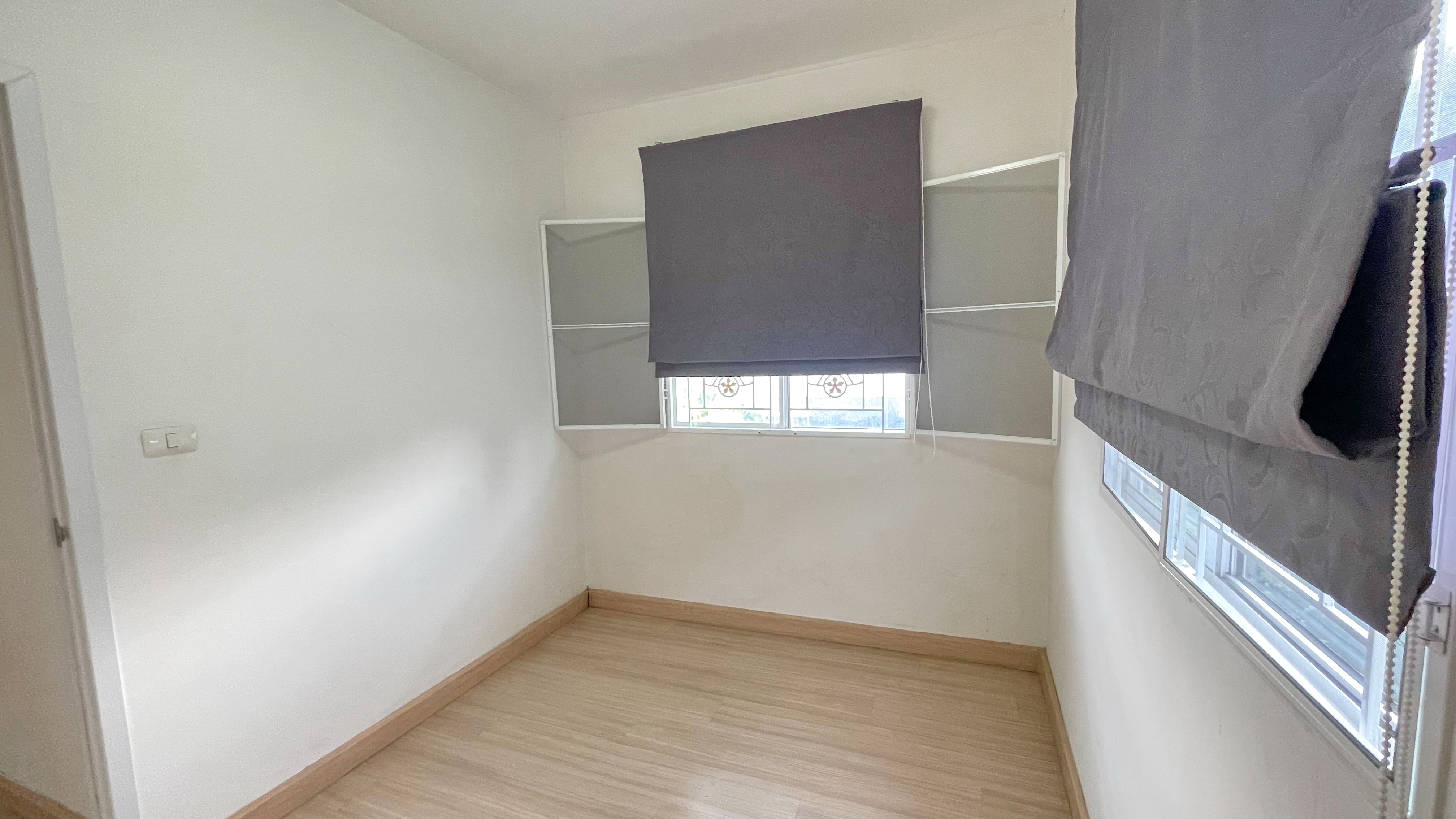 ให้เช่า ทาว์นเฮาส์หลังมุม มีฟื้นที่ด้านข้าง ใกล้ วัดลาดปลาดุก