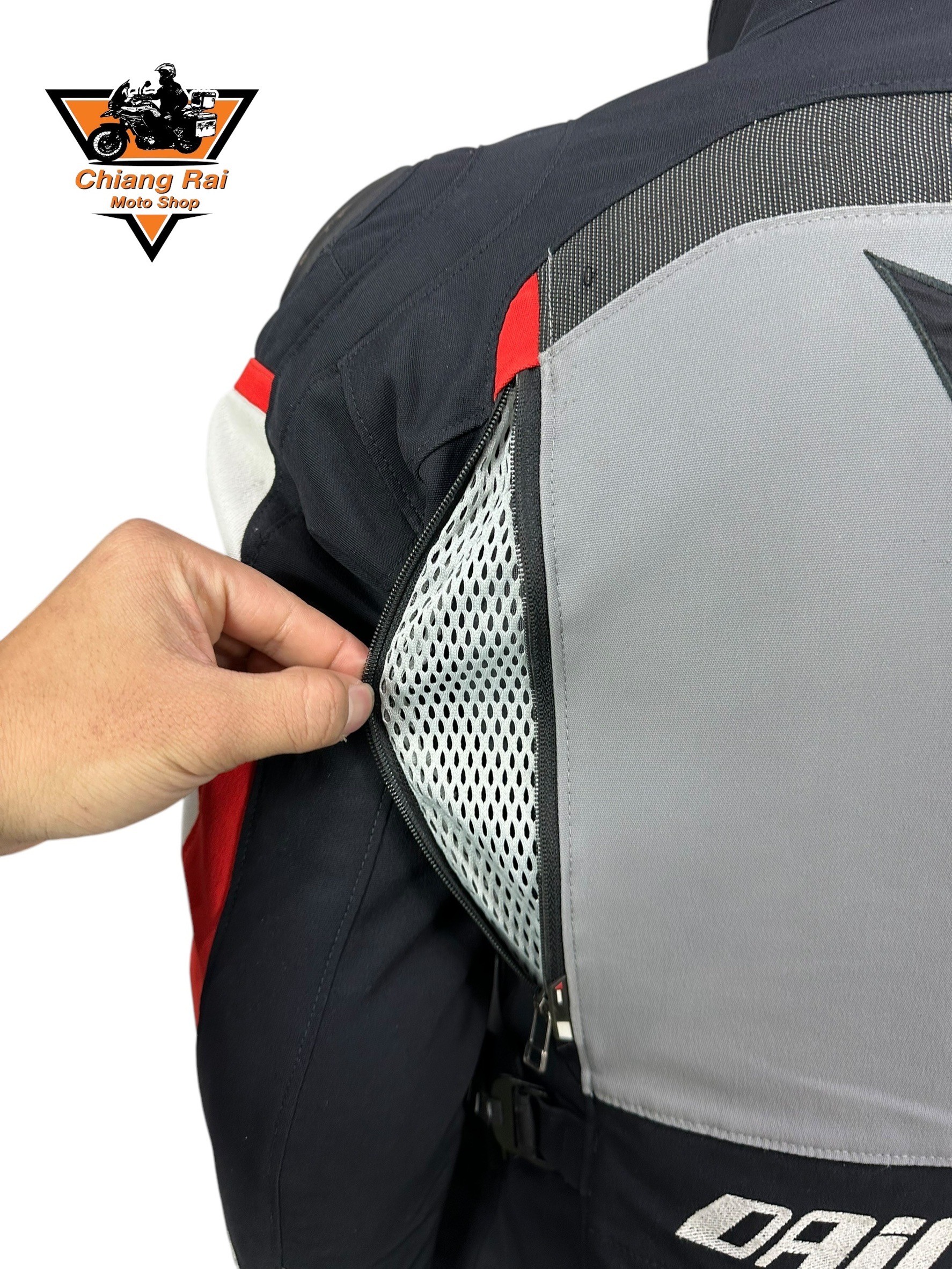 ชุดสำหรับขี่มอเตอร์ไซด์ (มือสอง) SET 027 ชุดทัวริ่ง เสื้อการ์ด + กางเกง ยี่ห้อ***dainese***