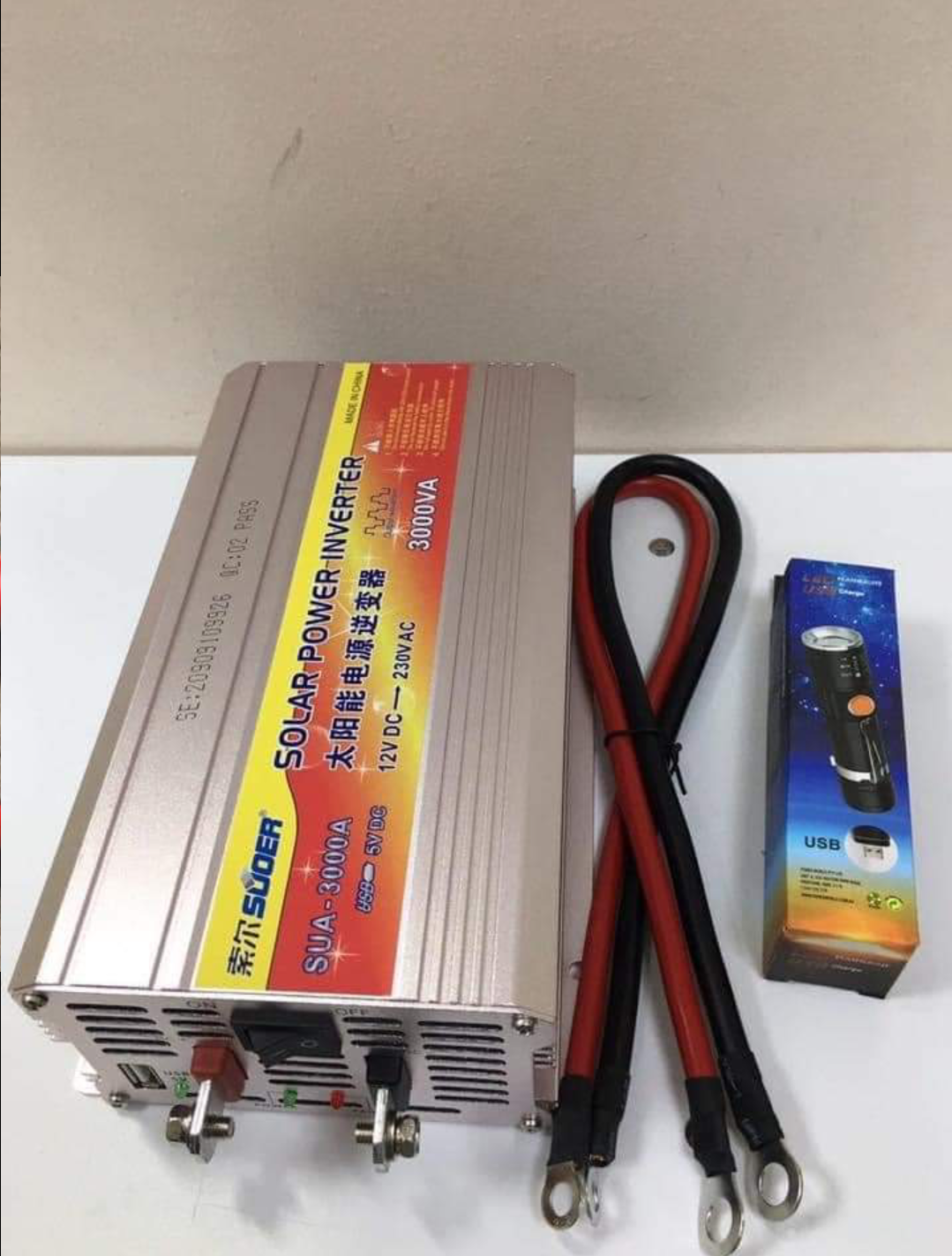 อินเวอร์เตอร์ แปลงไฟ 12V เป็นไฟบ้าน 220V ขนาด 3,000W แถมฟรี ไฟฉายUSB 1ชิ้น