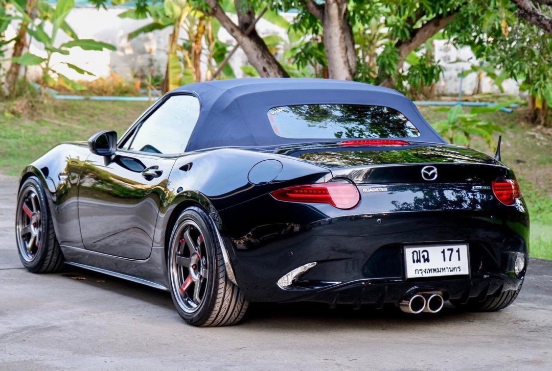 Mazda MX-5 Roadster (ND) 990S Lightweight Edition หลังคาผ้าใบเปิดประทุน ปี2023
