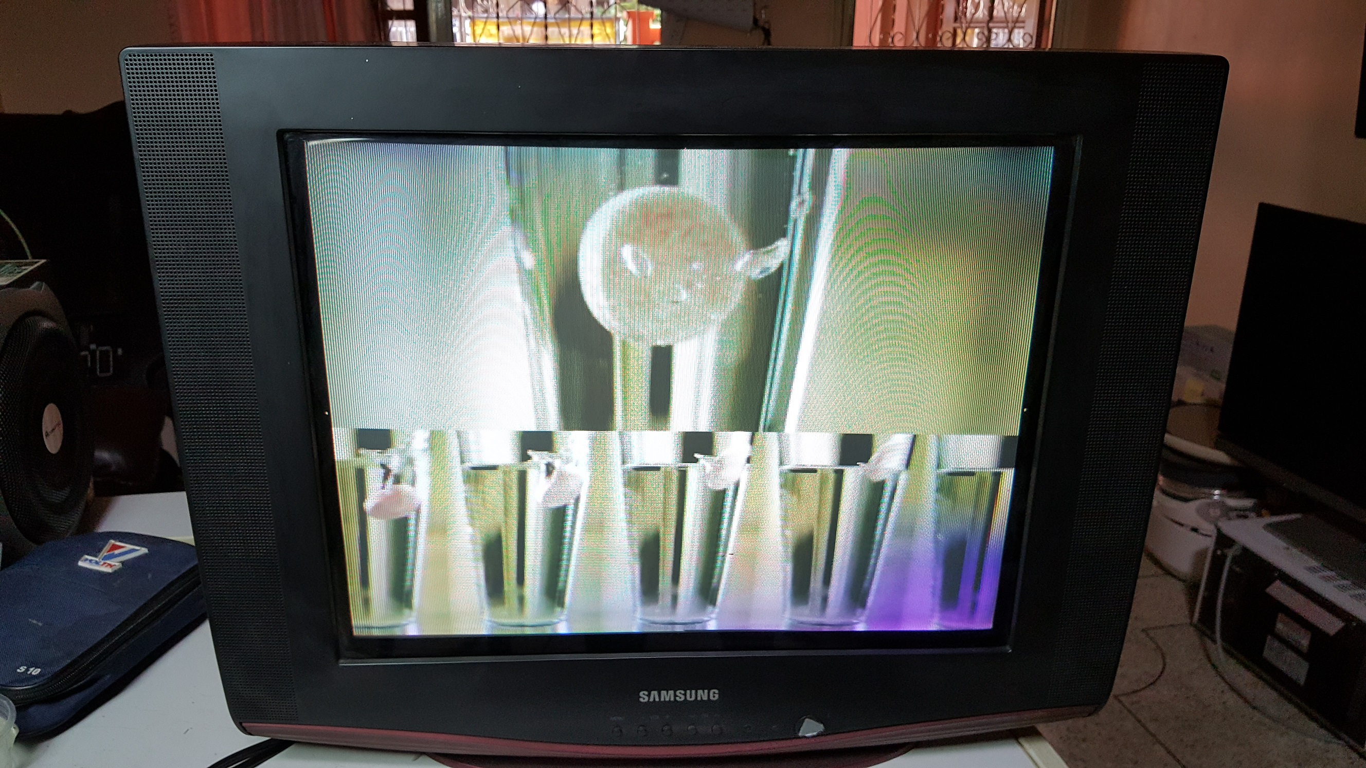 ซ่อมโทรทัศน์จอแก้ว CRT-TV ยี่ห้อ SAMSUNG รุ่น CS21C510CL อาการเปิดไม่ติด