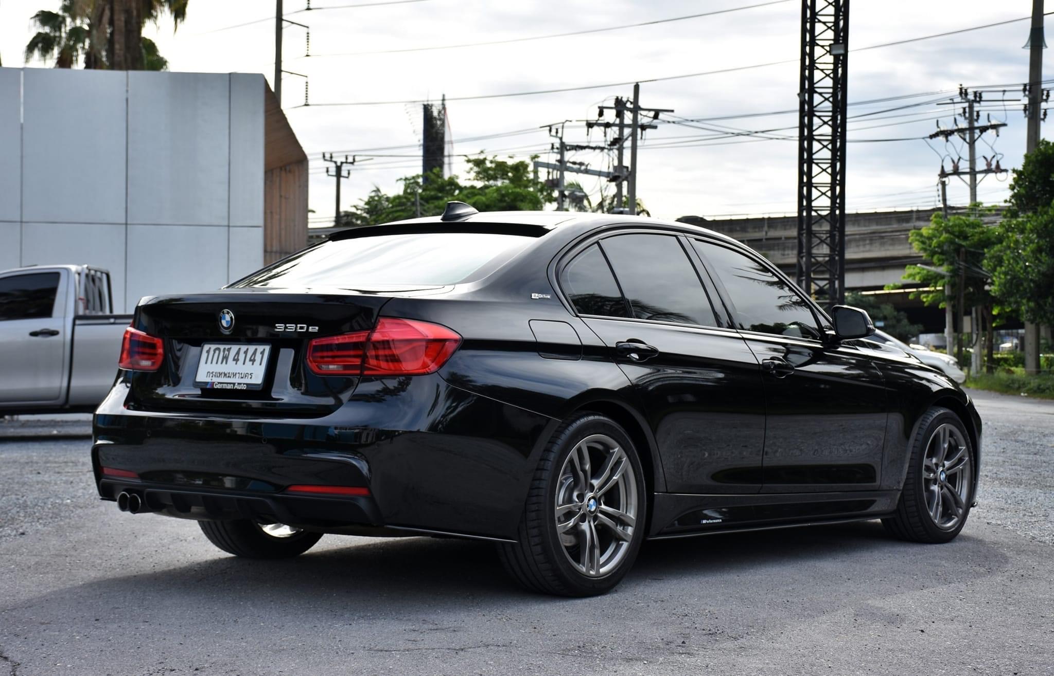 BMW 330e plug-in M Performance ปี 2017