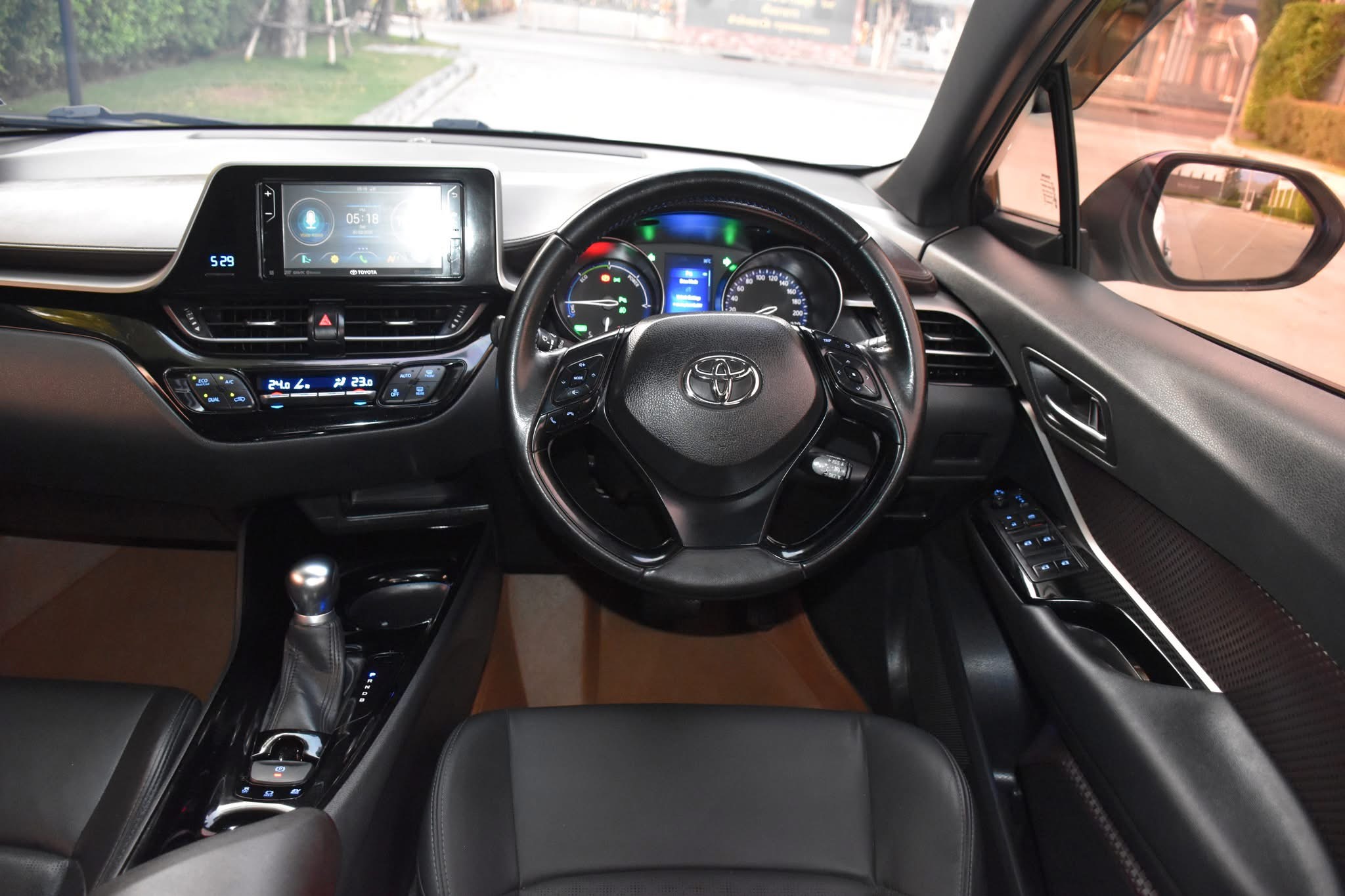 TOYOTA CHR 1.8 HYBIRD ปี2019