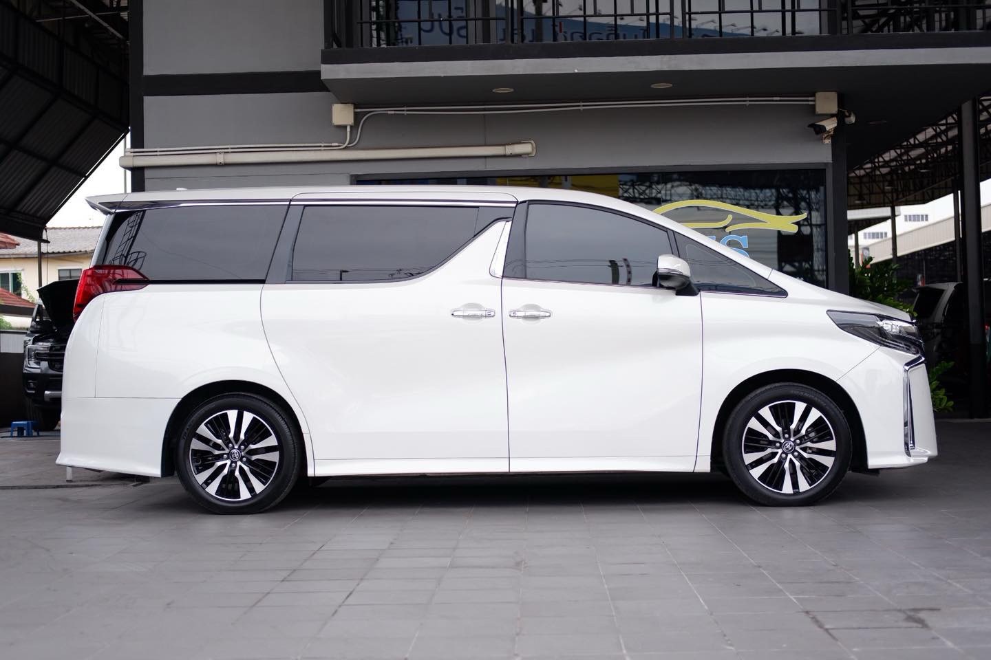 TOYOTA Alphard 2.5 SC Package Topสุด ปี 2023