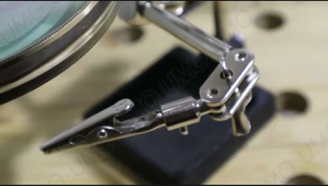 MARCH ฐานบัดกรีพร้อมแว่นขยาย