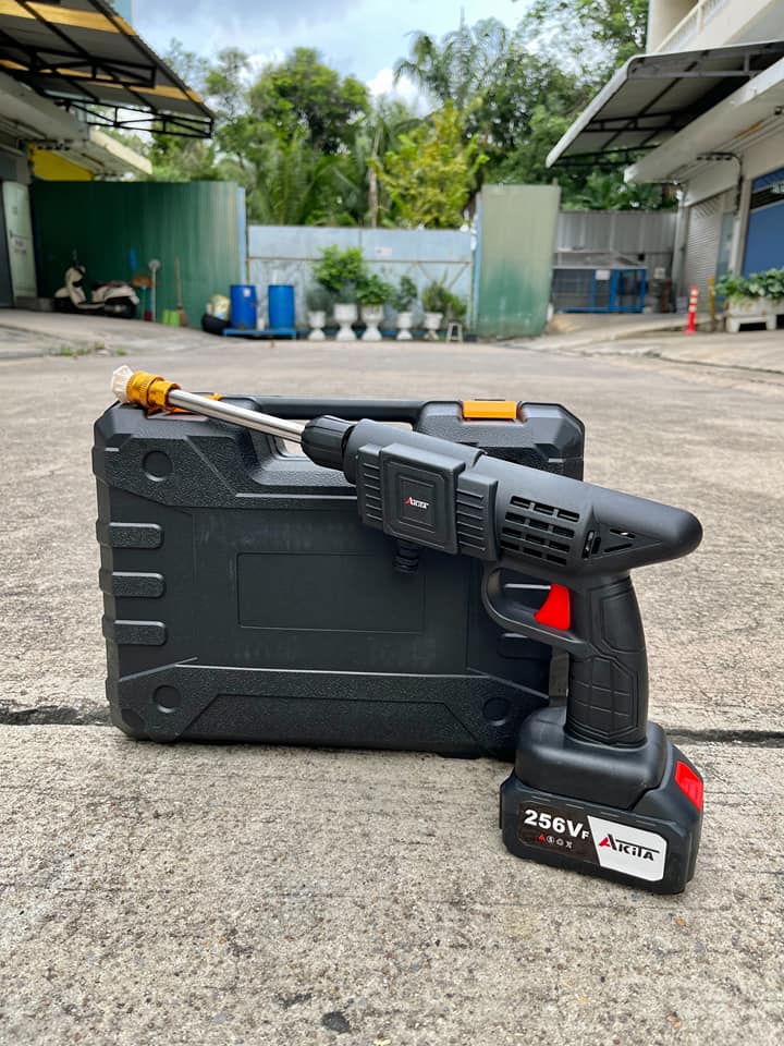 ปืนอัดฉีดแรงดันสูงไร้สาย รุ่น 256V ยี่ห้อ Akita แบต 2 ก้อน แถมหัวปรับ 6 ระดับ แถมกระบอกโฟมแลนซ์