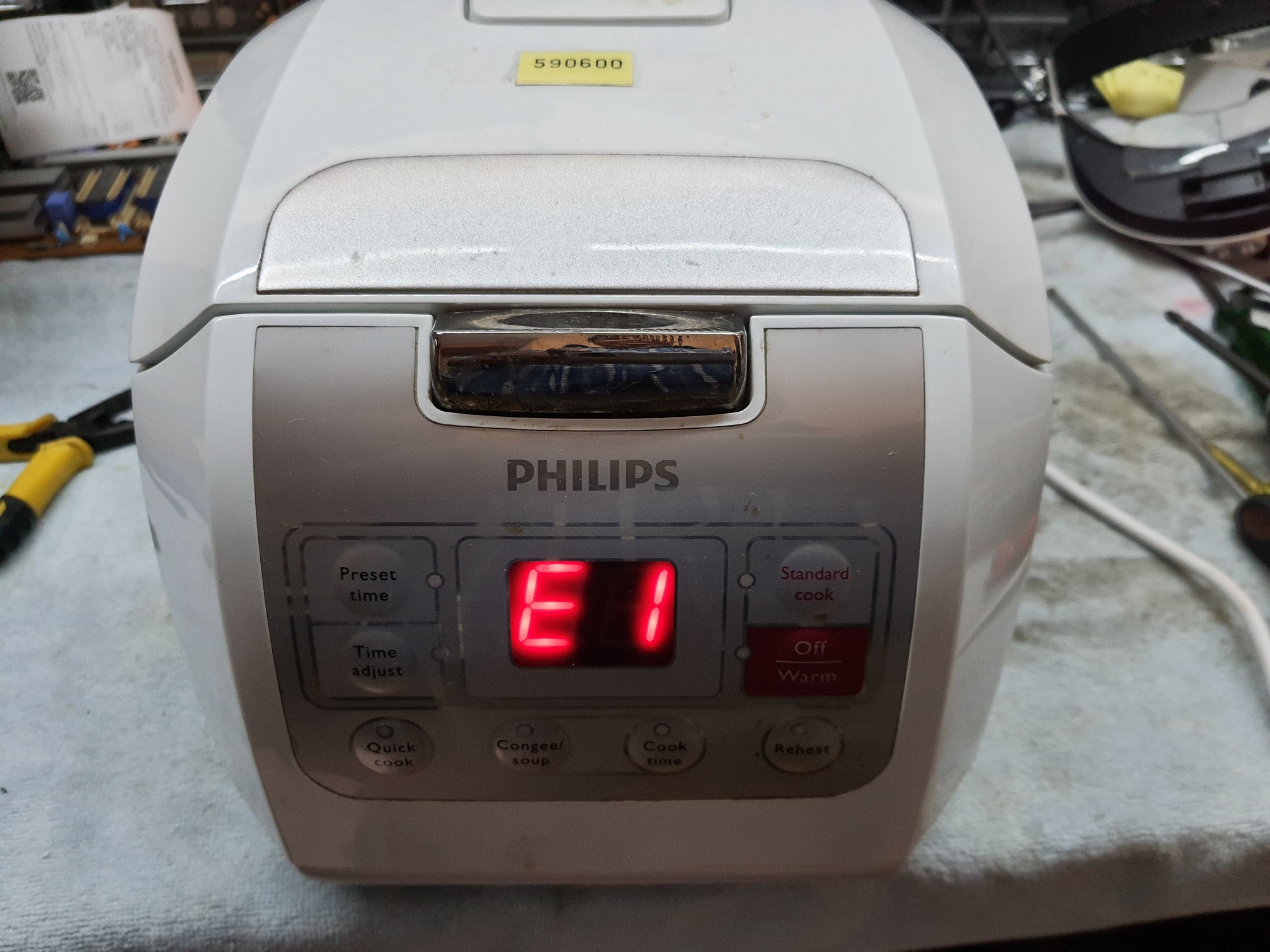 ซ่อมหม้อหุงข้าว ยี่ห้อ PHILIPS รุ่น HD3030 อาการหน้าจอขึ้น E1